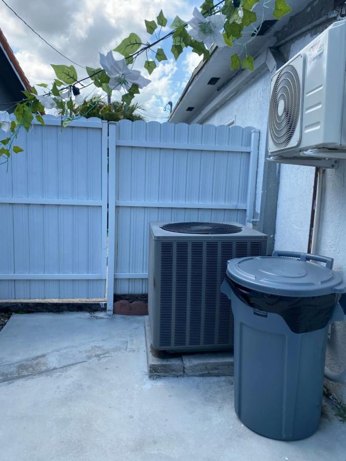 Tiny Place W Private Hot Jacuzzi 7 Min To Miami International Airport מראה חיצוני תמונה