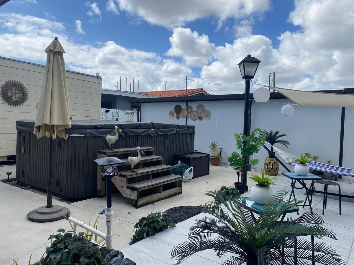Tiny Place W Private Hot Jacuzzi 7 Min To Miami International Airport מראה חיצוני תמונה