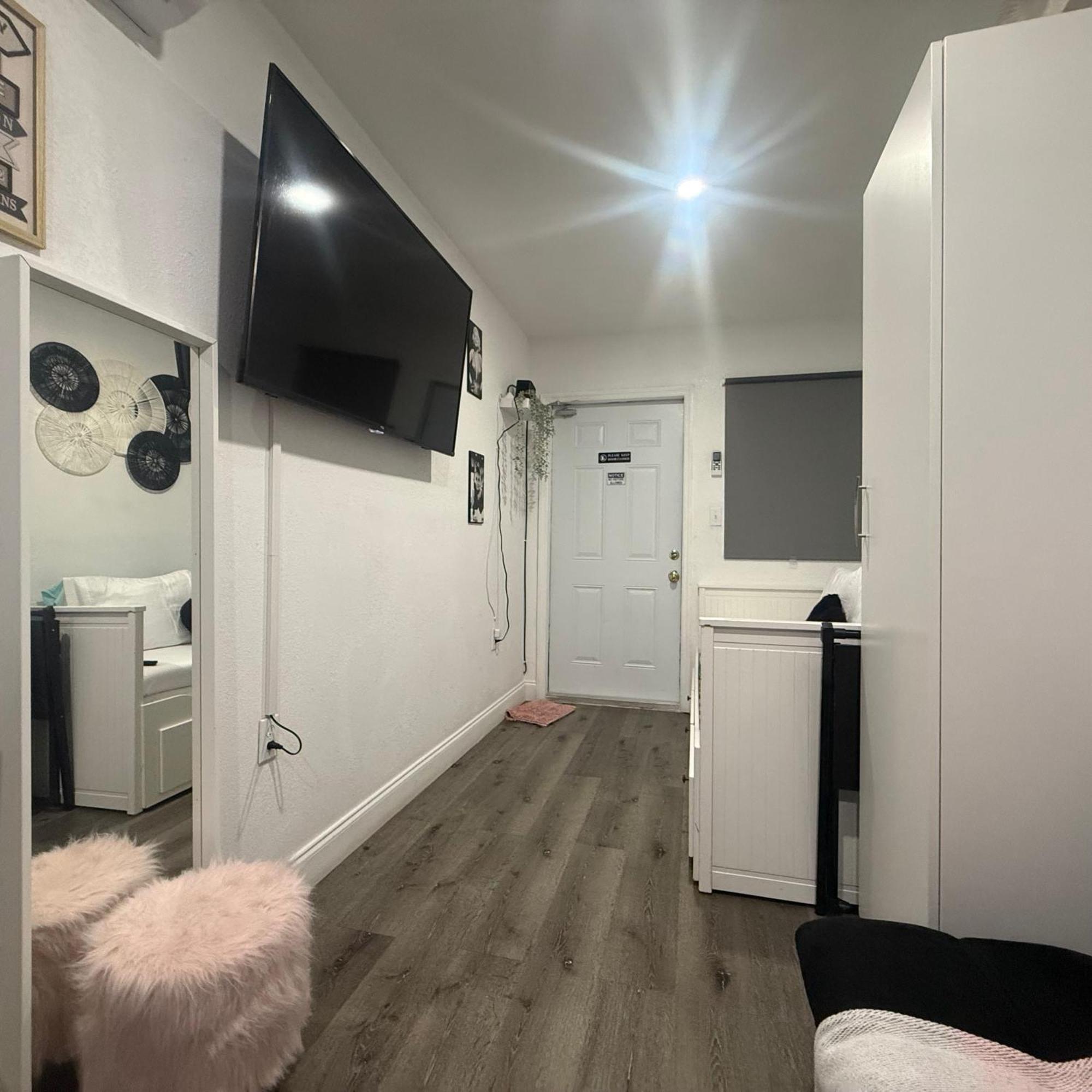 Tiny Place W Private Hot Jacuzzi 7 Min To Miami International Airport מראה חיצוני תמונה